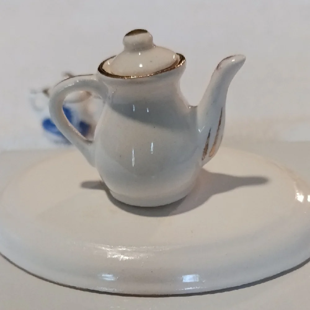 Porcelain Childs Miniature Blue and White Tea Set - Picture 7 of 16